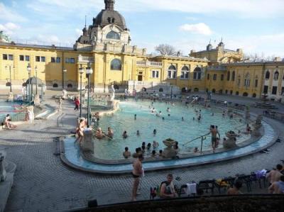 szechenyi-baths-and-pool